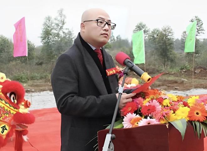 大老板坐拥身价142亿北流独占3席麻将胡了游戏从广西玉林走出的8个(图9) 大老板坐拥身价142亿北流独占3席麻将胡了游戏从广西玉林走出的8个(图9)