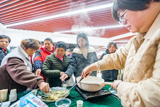 24年西郊国际特色农产品迎“新”巡回展开展麻将胡了app开启“逛吃逛吃”模式!20(图1) 24年西郊国际特色农产品迎“新”巡回展开展麻将胡了app开启“逛吃逛吃”模式!20(图1)