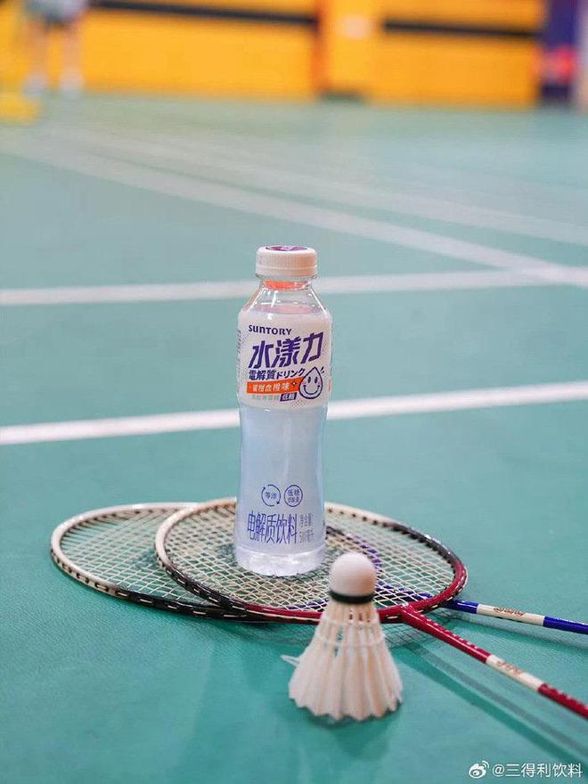 料迎来600亿元“激战时刻”三得利的出牌方式PG电子麻将胡了2试玩2025年中国无糖饮(图6)