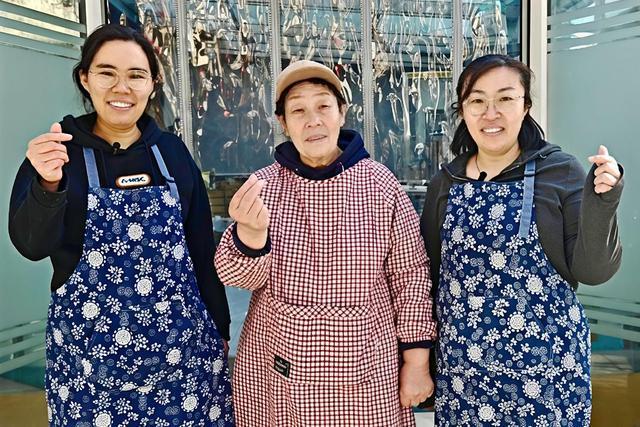 饼女王”！她们用一张杂粮饼摊出逆袭人生PG电子麻将胡了模拟器从失业白领到“煎(图3)